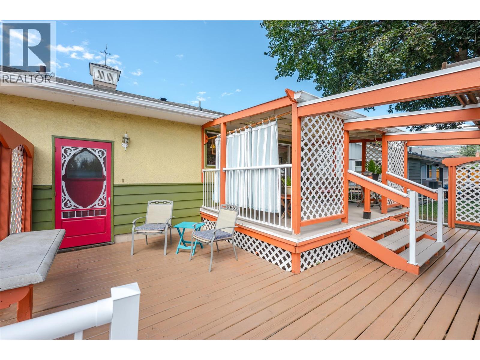 76 Huth Avenue - 31