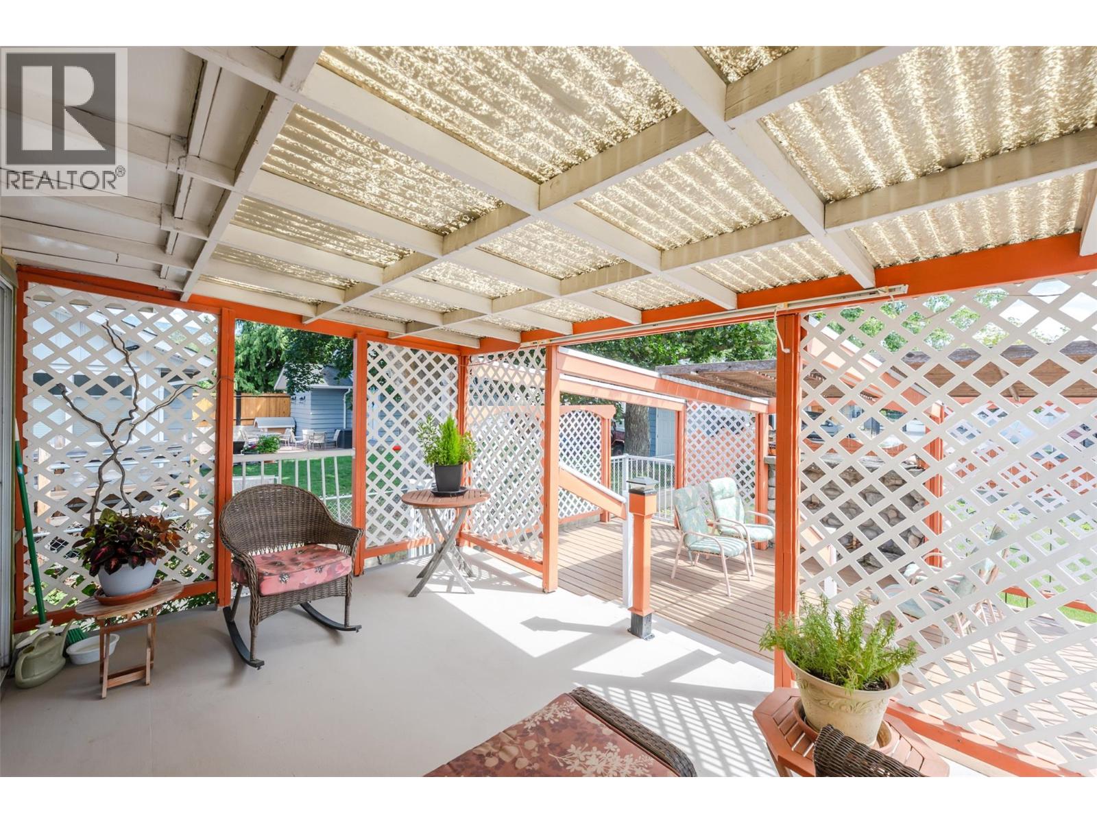 76 Huth Avenue - 23