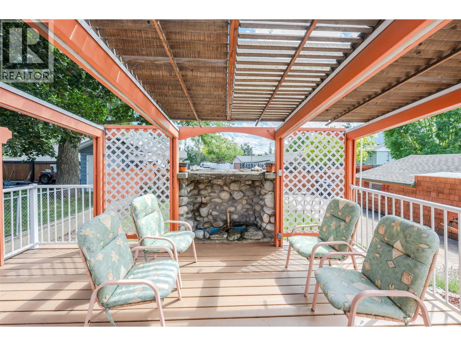 76 Huth Avenue - 25