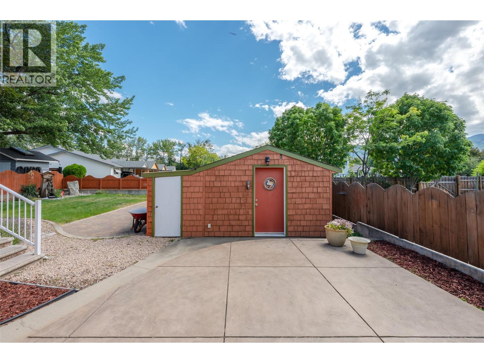 76 Huth Avenue - 45