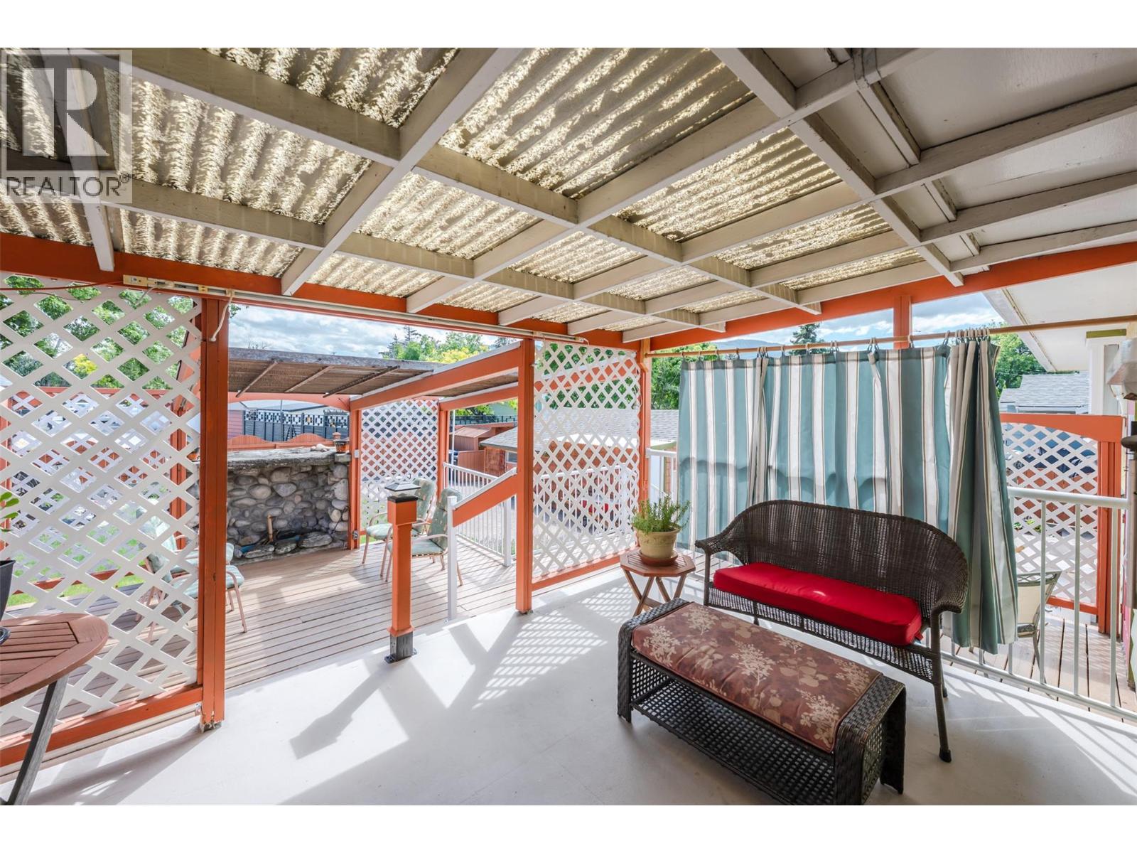 76 Huth Avenue - 22