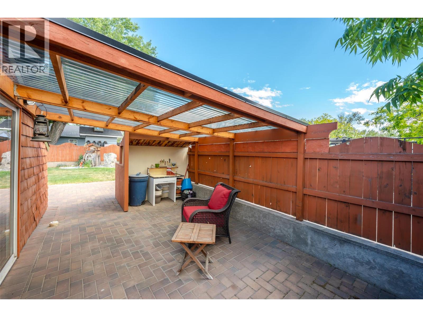 76 Huth Avenue - 54