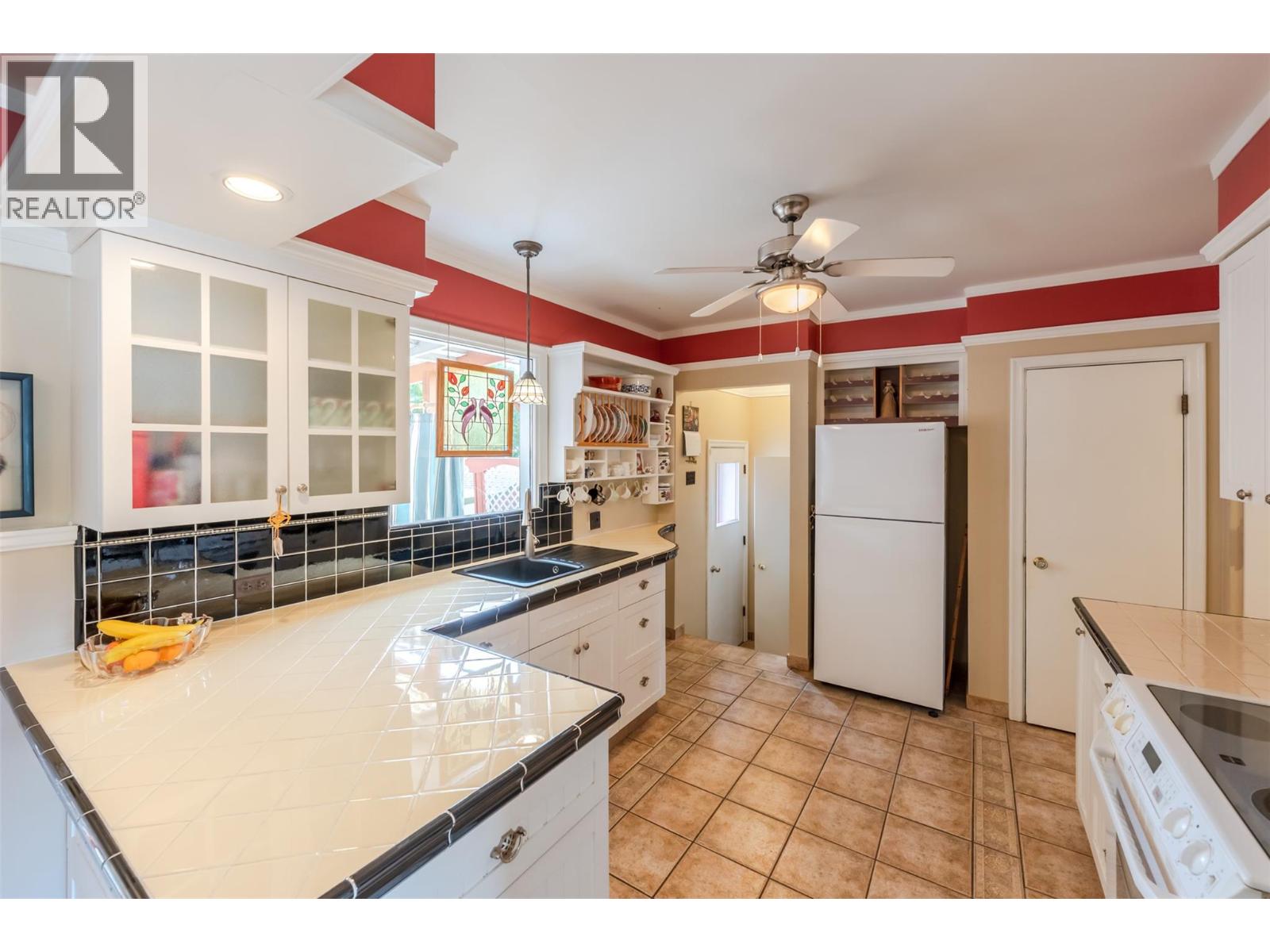 76 Huth Avenue - 12