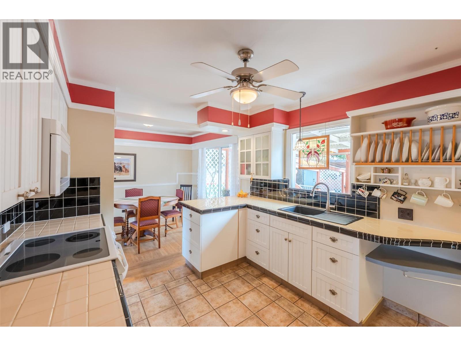 76 Huth Avenue - 14