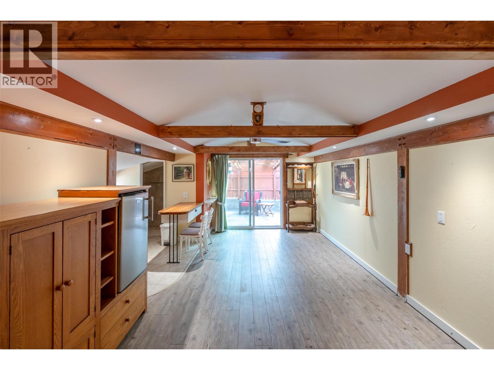 76 Huth Avenue - 48