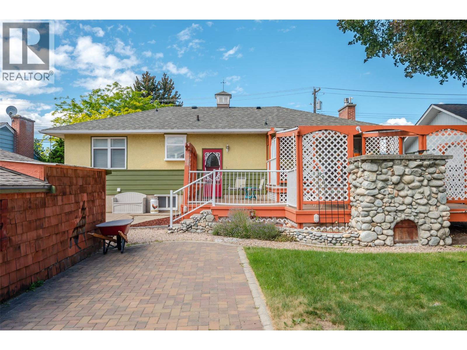 76 Huth Avenue - 58