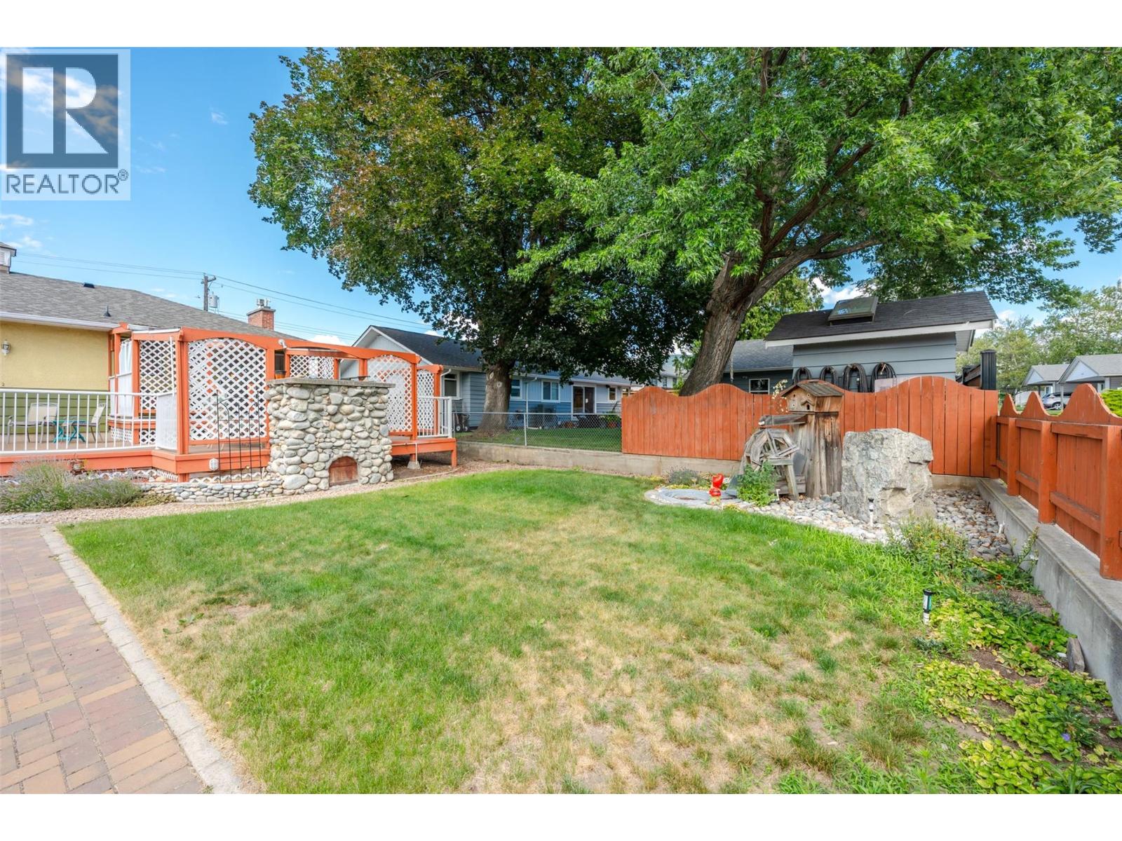 76 Huth Avenue - 60