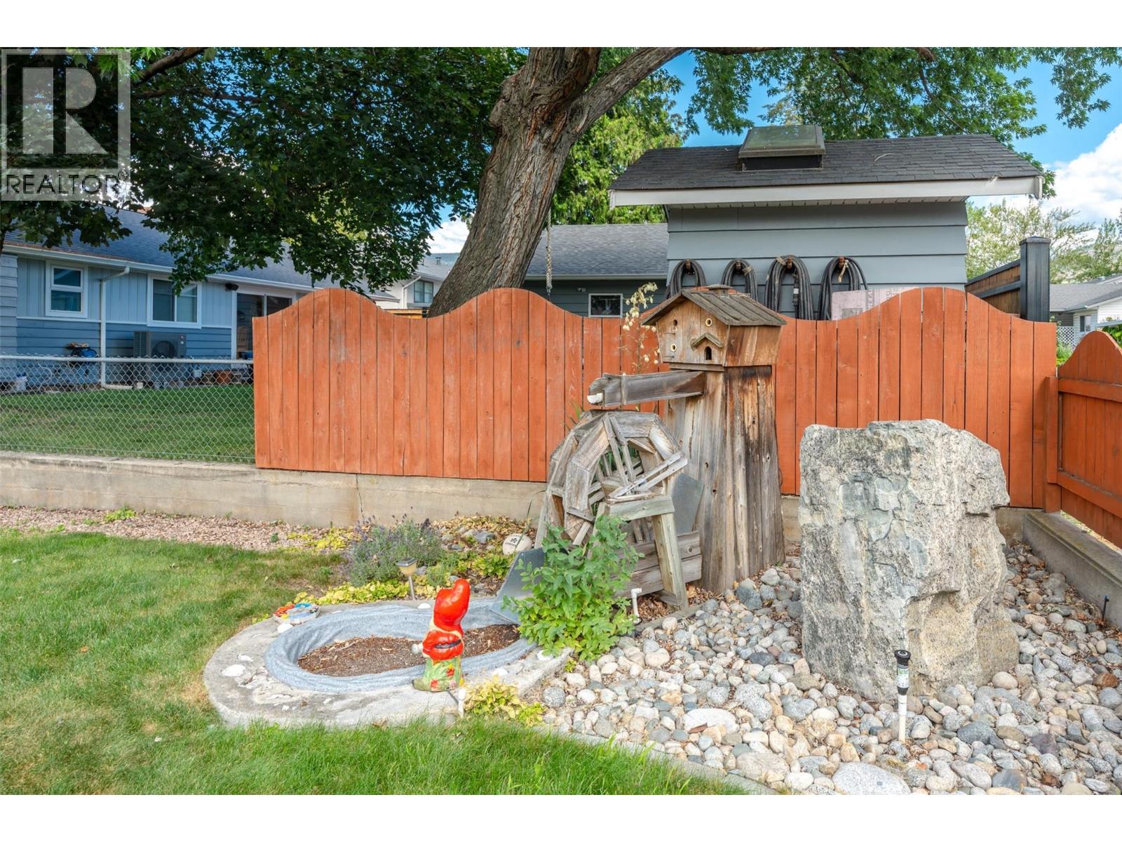 76 Huth Avenue - 61