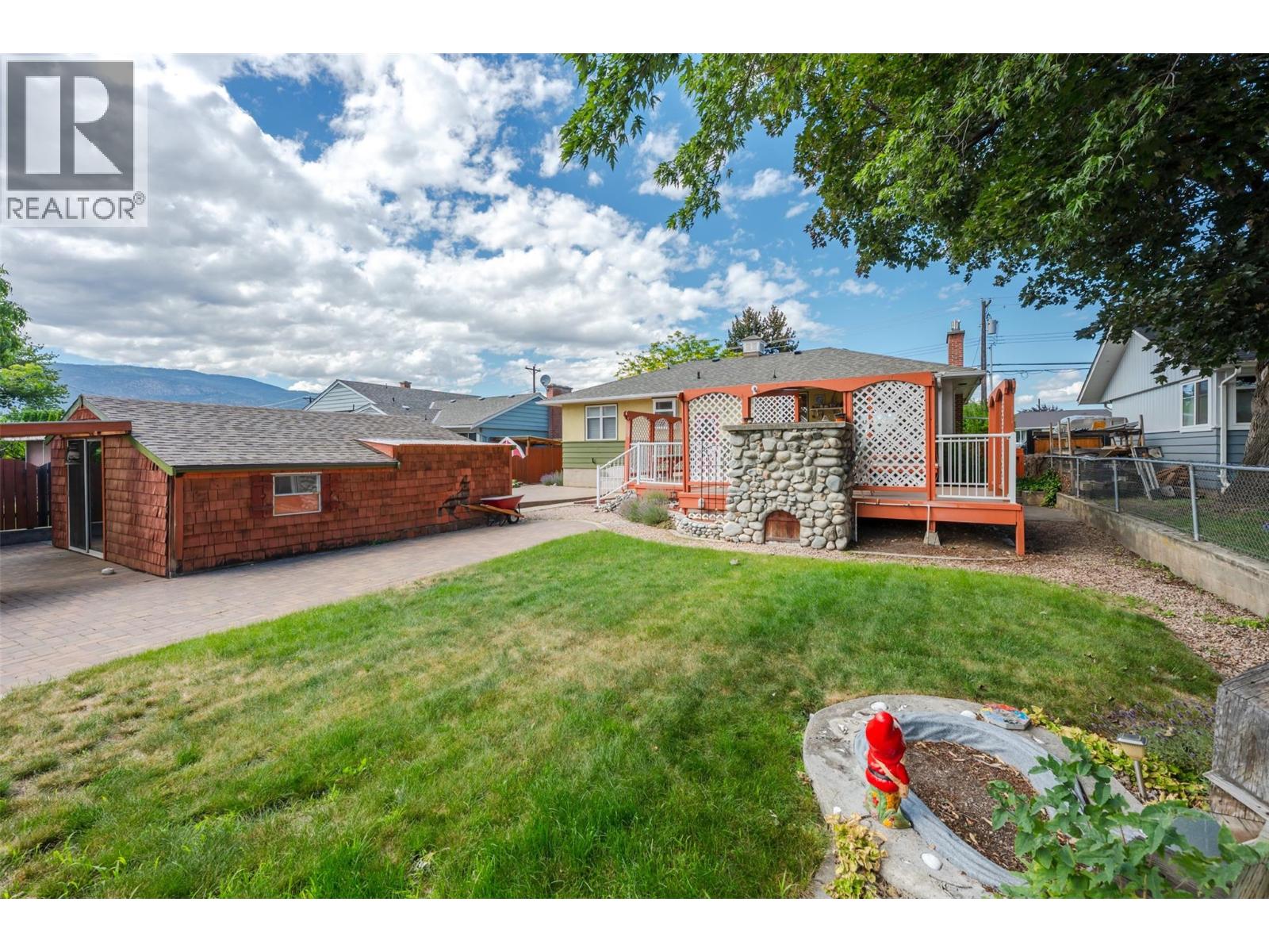 76 Huth Avenue - 56