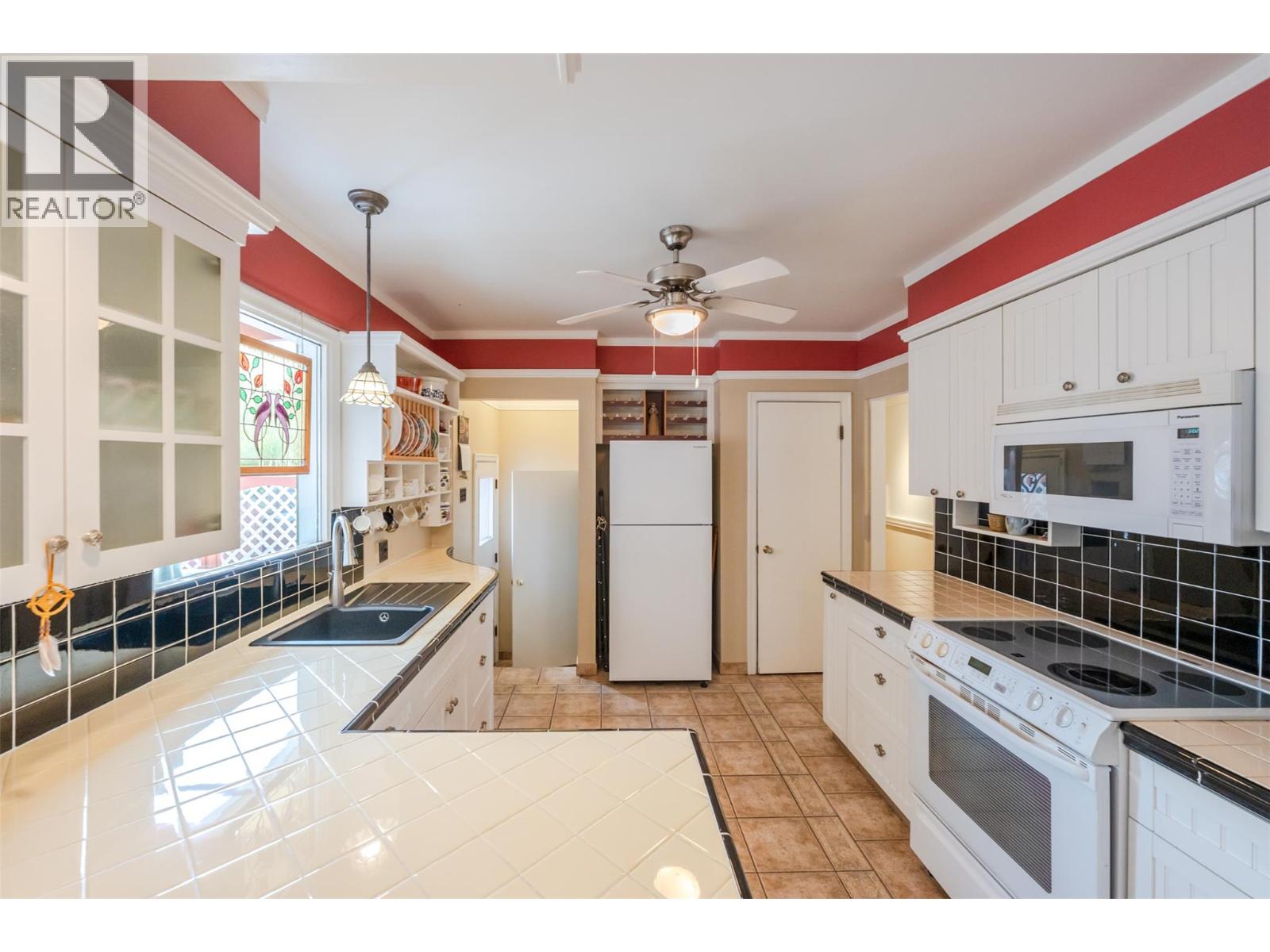 76 Huth Avenue - 13