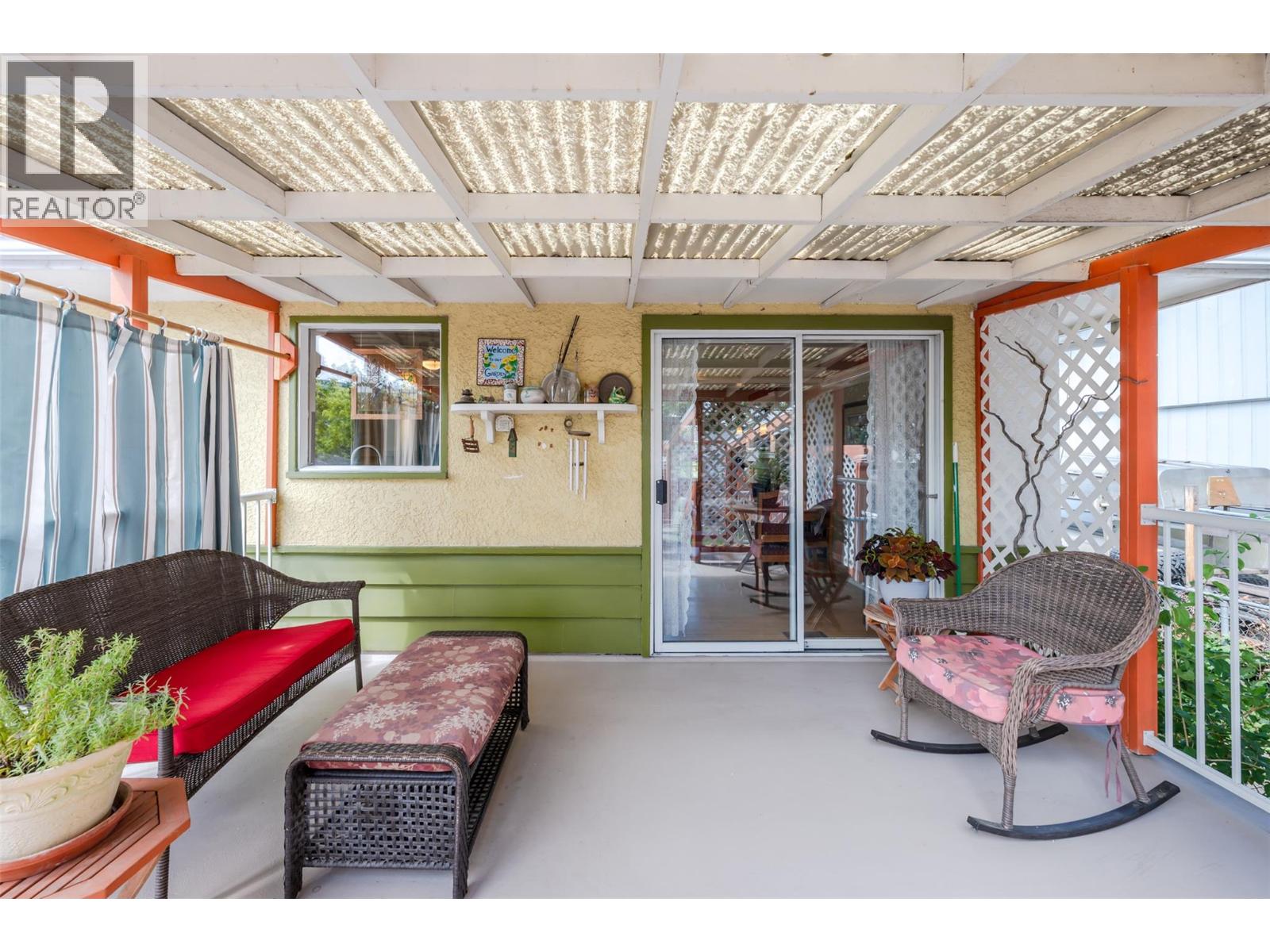 76 Huth Avenue - 28