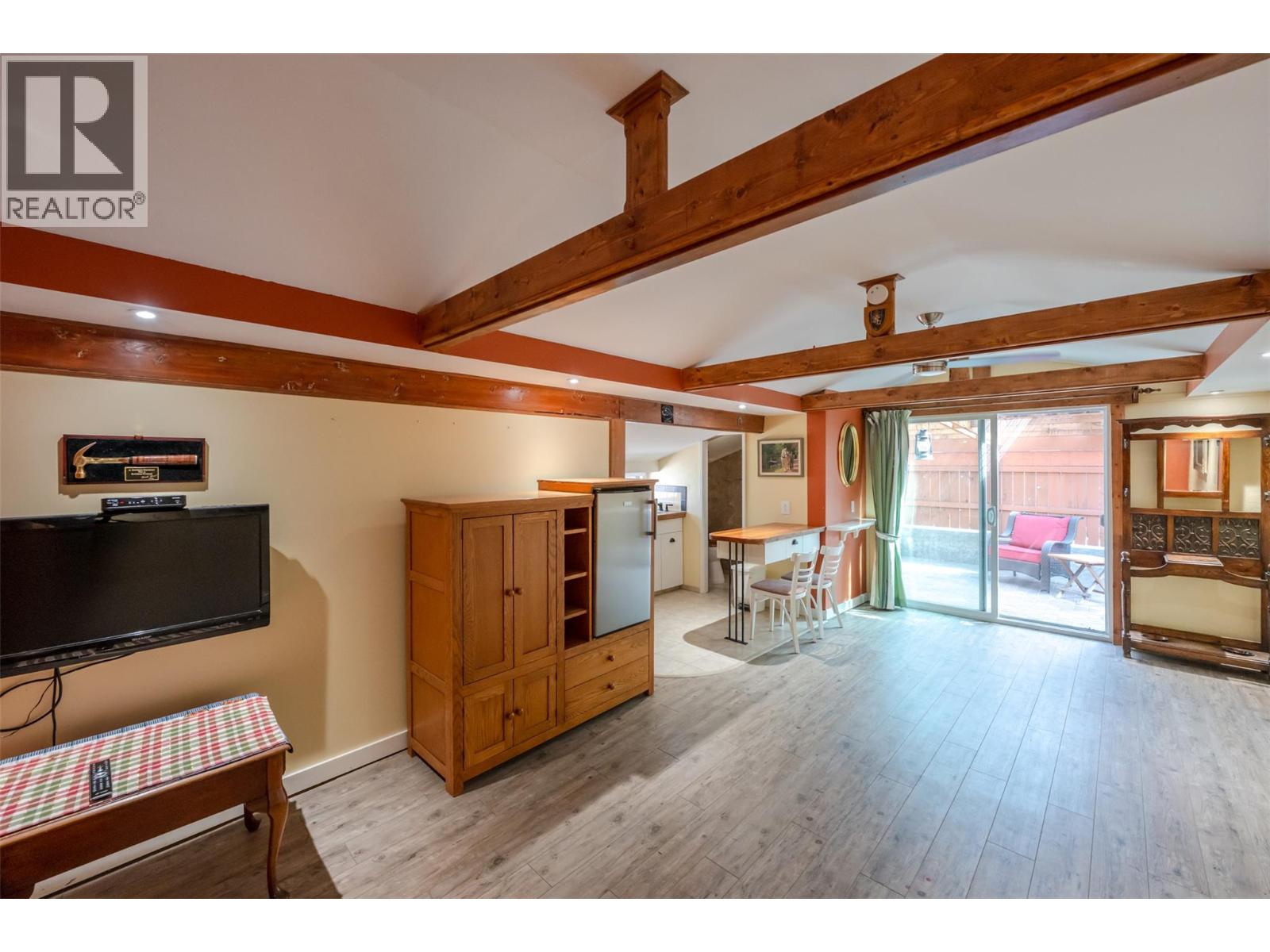 76 Huth Avenue - 47