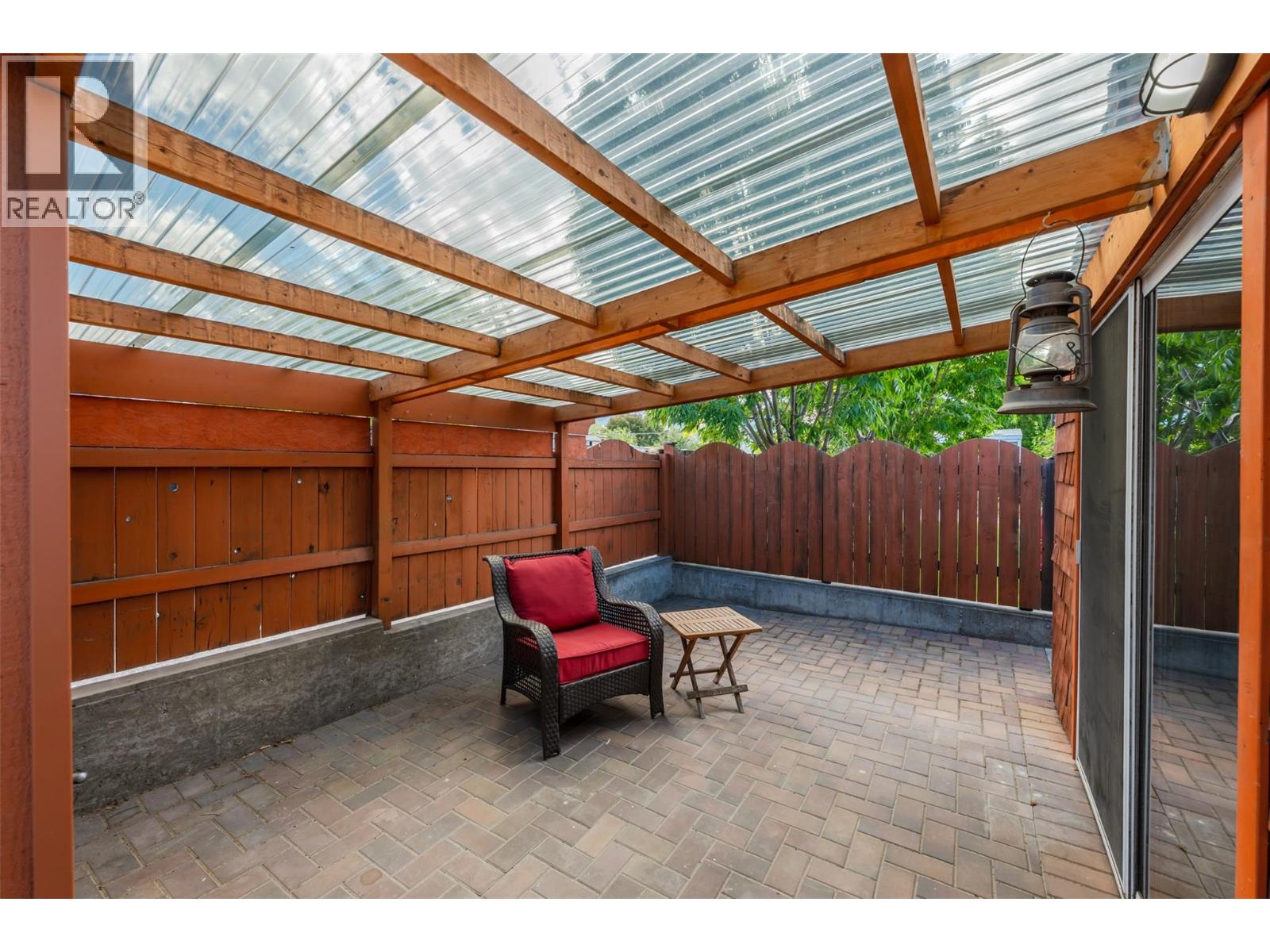76 Huth Avenue - 53