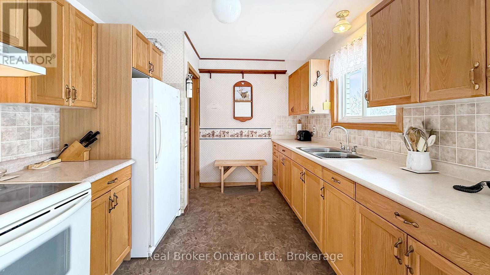 815 ALBERT STREET E - 4