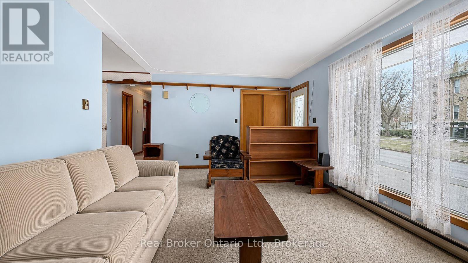 815 ALBERT STREET E - 9
