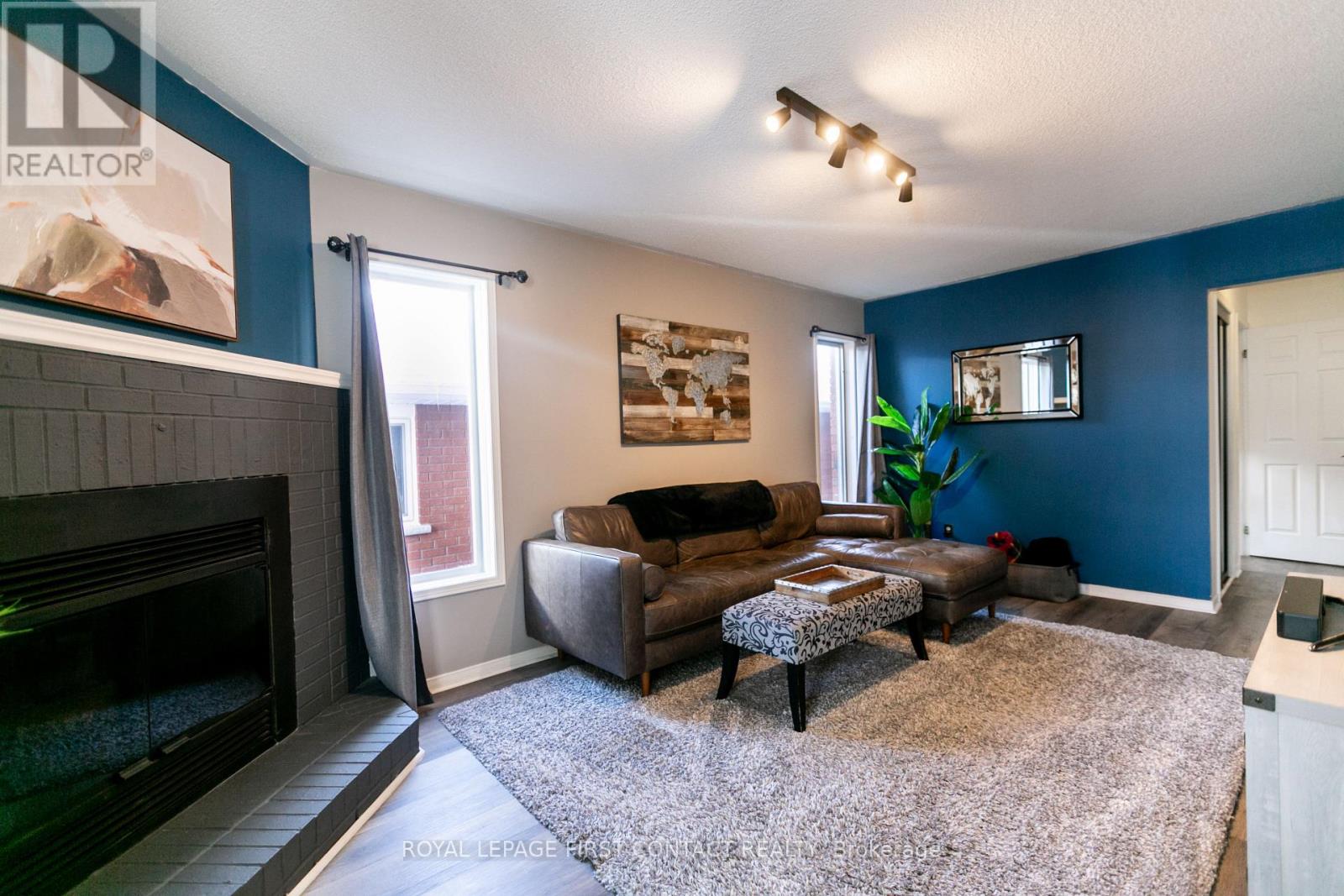 13 IRWIN DRIVE - 15