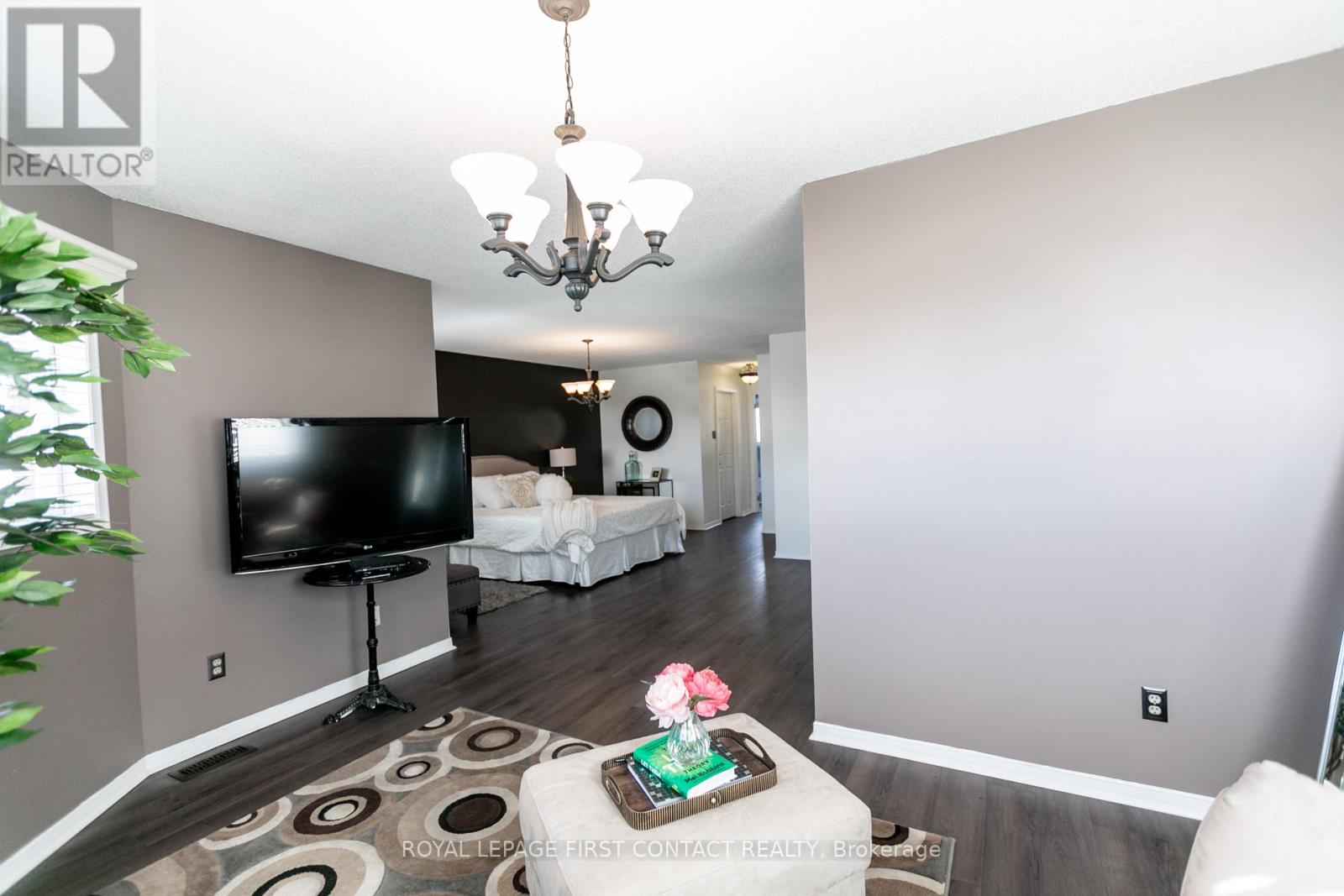 13 IRWIN DRIVE - 22