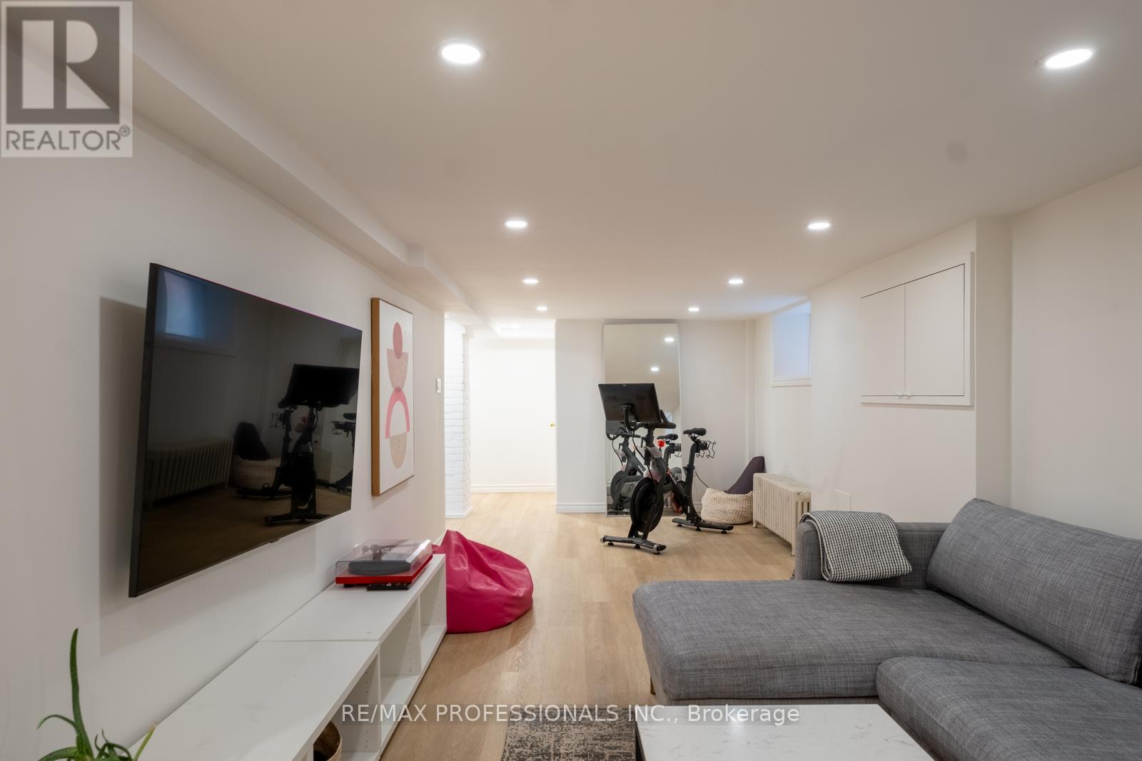 286 WRIGHT AVENUE - 42