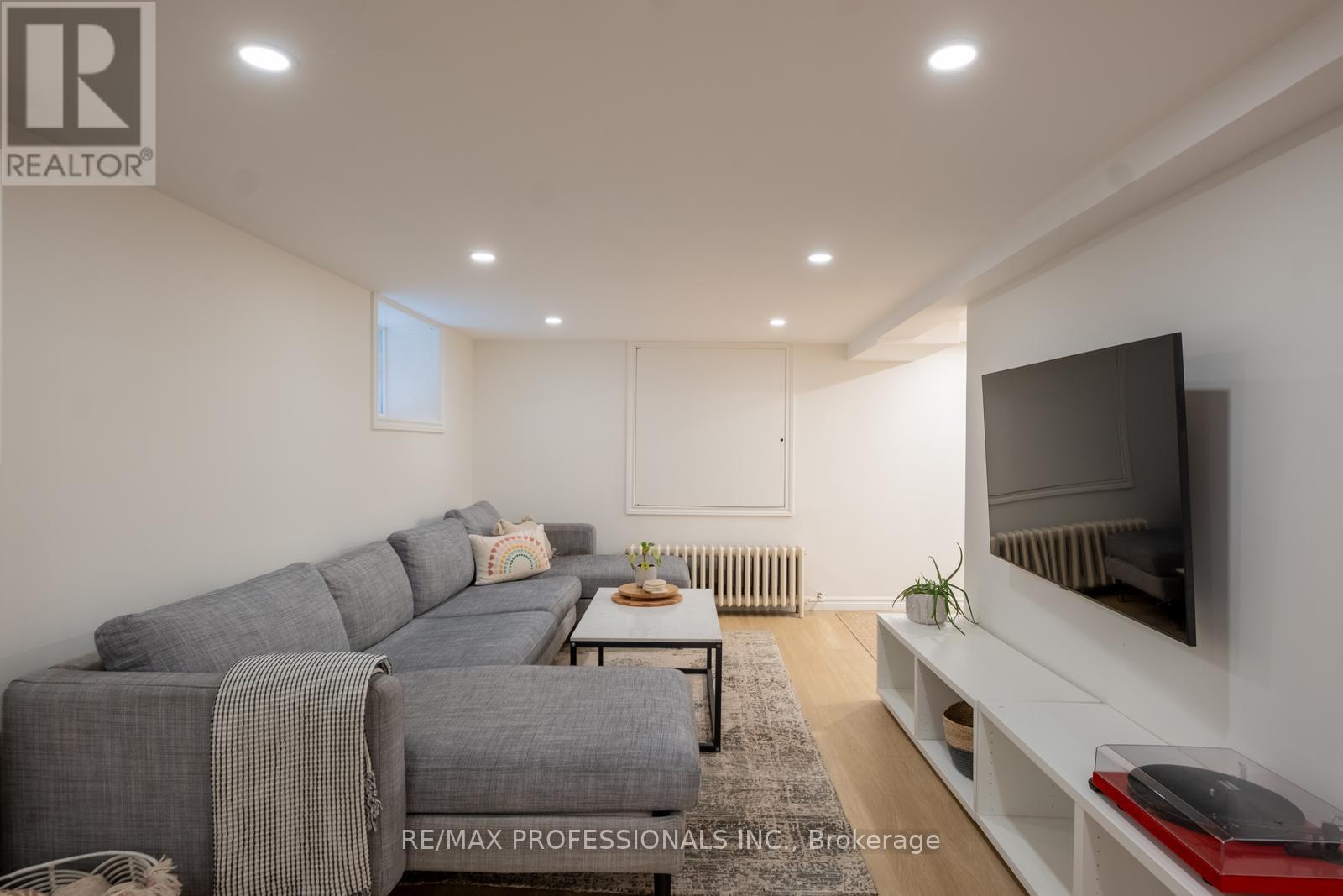 286 WRIGHT AVENUE - 41