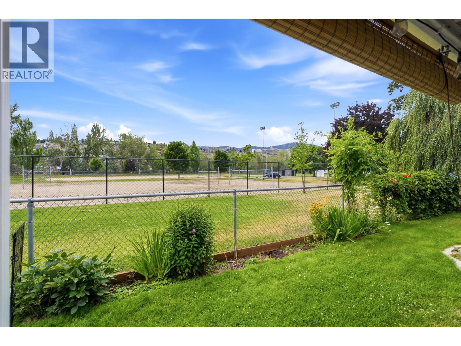 #5 249 Kitchener Crescent - 22