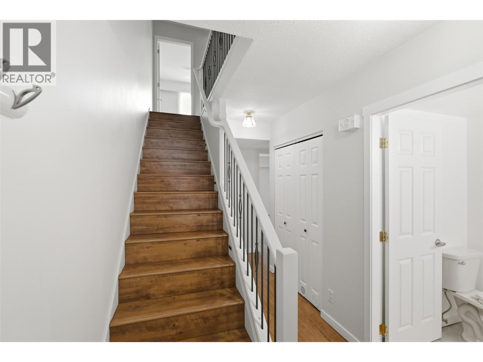 #5 249 Kitchener Crescent - 25