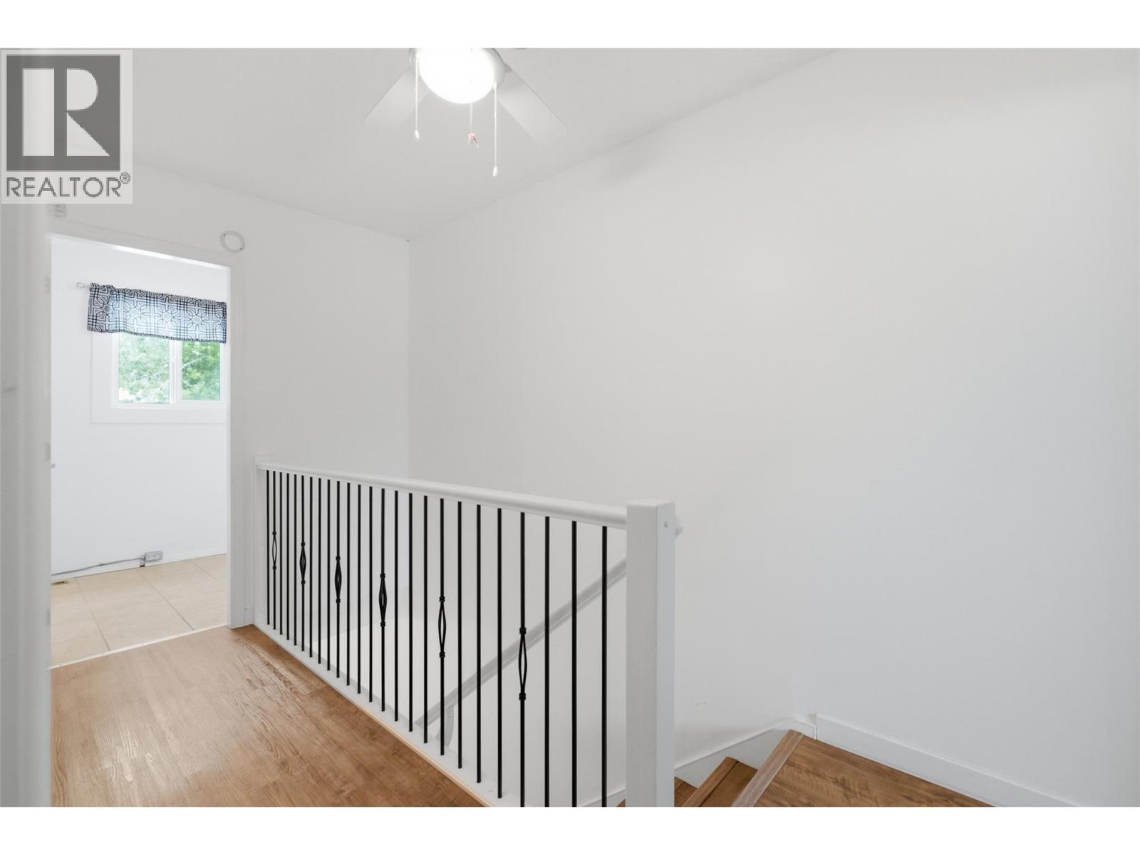 #5 249 Kitchener Crescent - 26