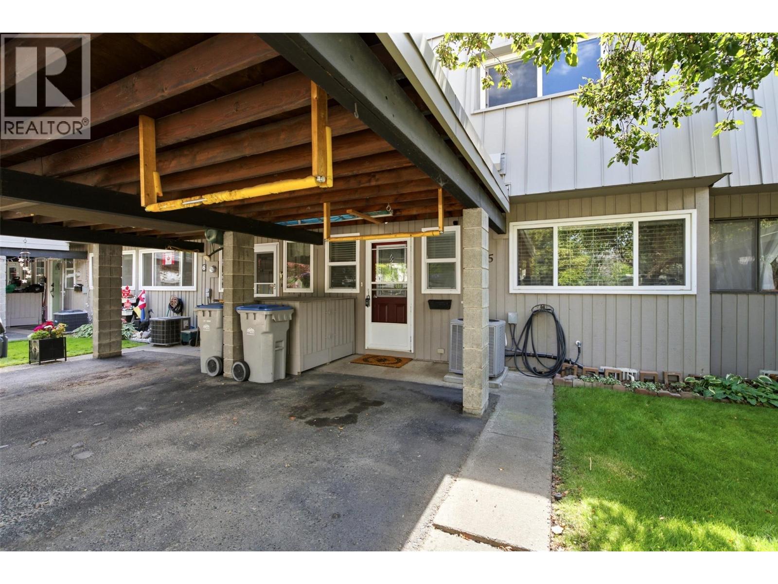 #5 249 Kitchener Crescent - 3
