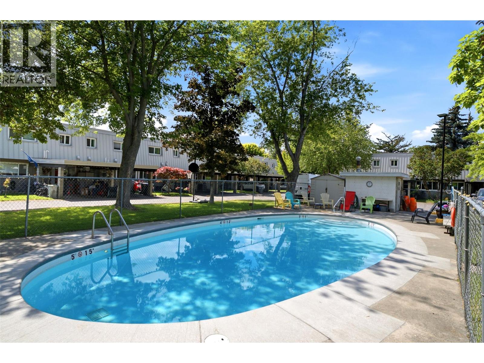 #5 249 Kitchener Crescent - 39