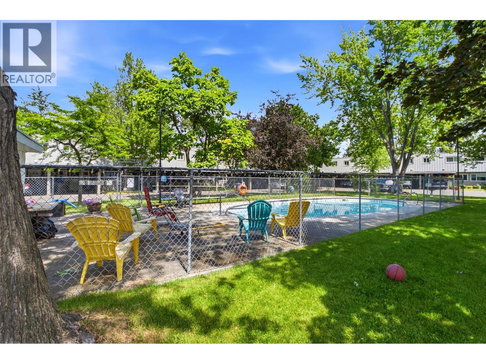 #5 249 Kitchener Crescent - 40