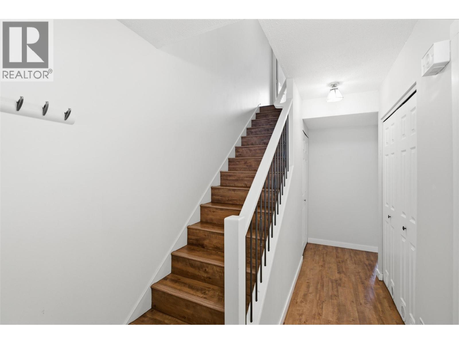 #5 249 Kitchener Crescent - 5