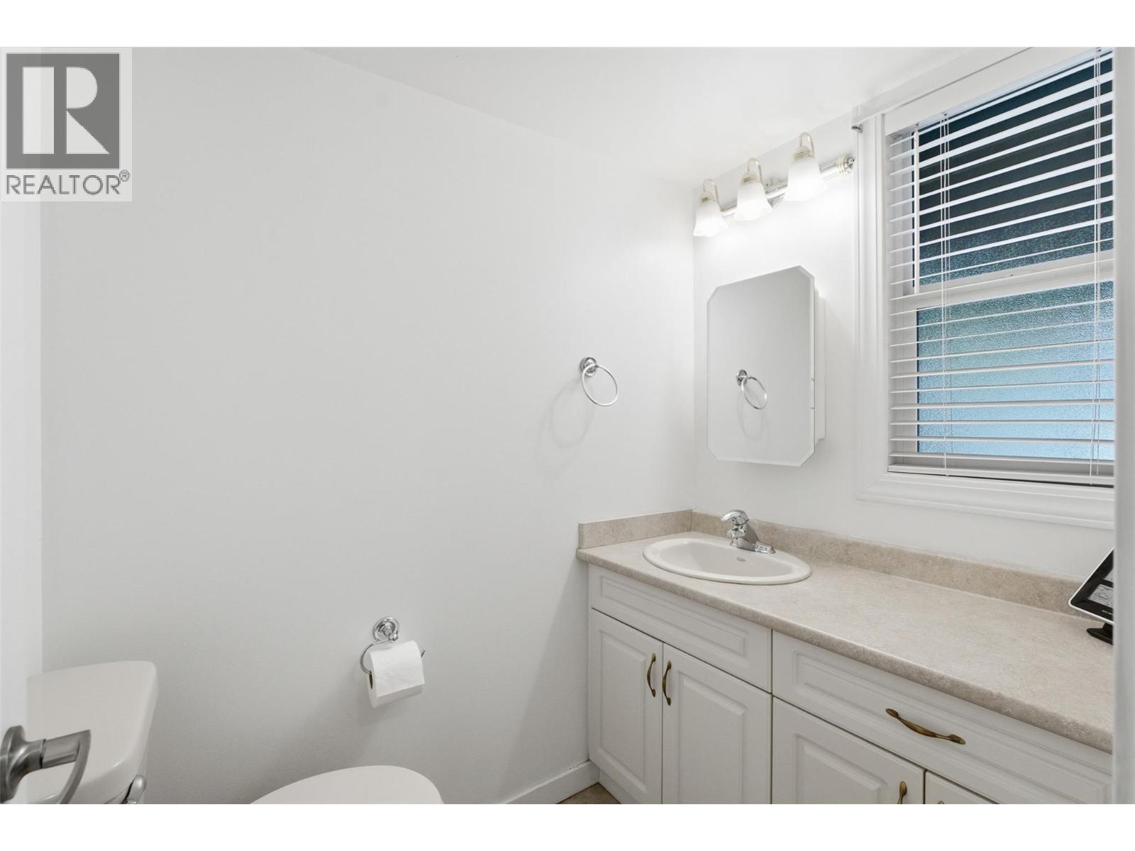 #5 249 Kitchener Crescent - 6
