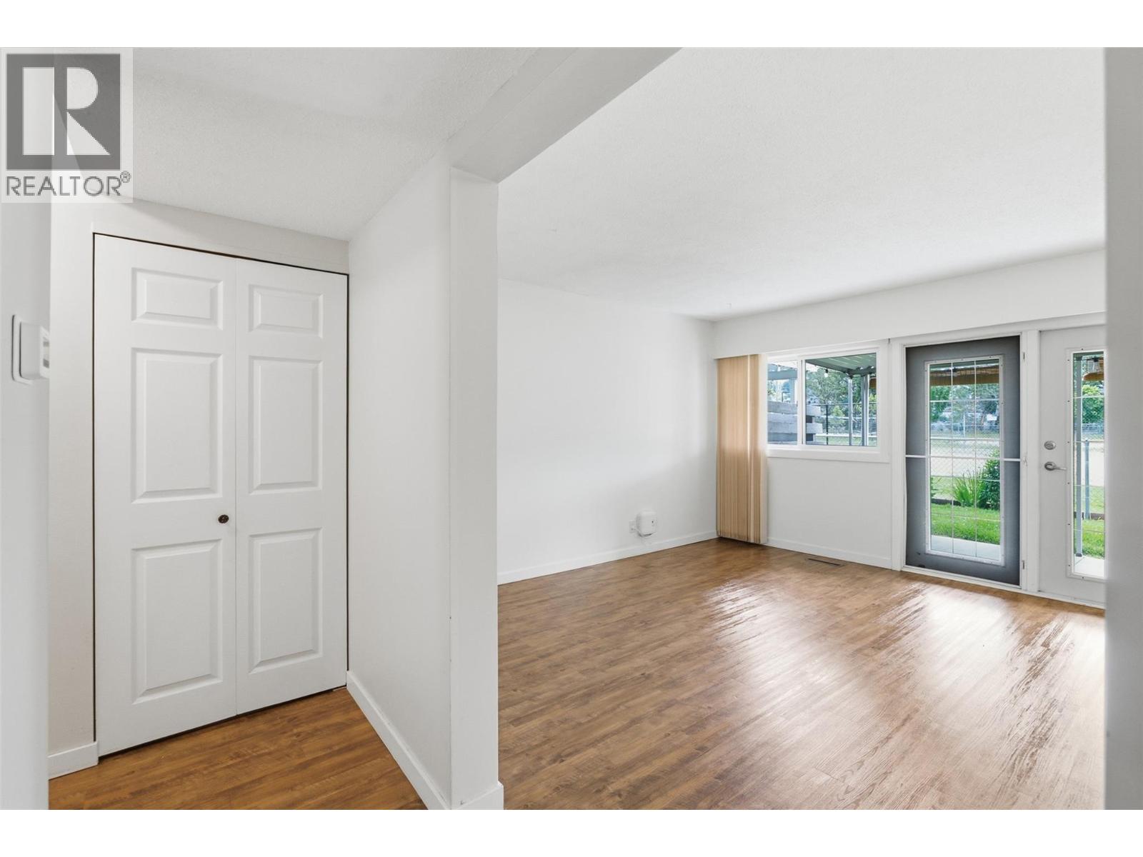 #5 249 Kitchener Crescent - 8