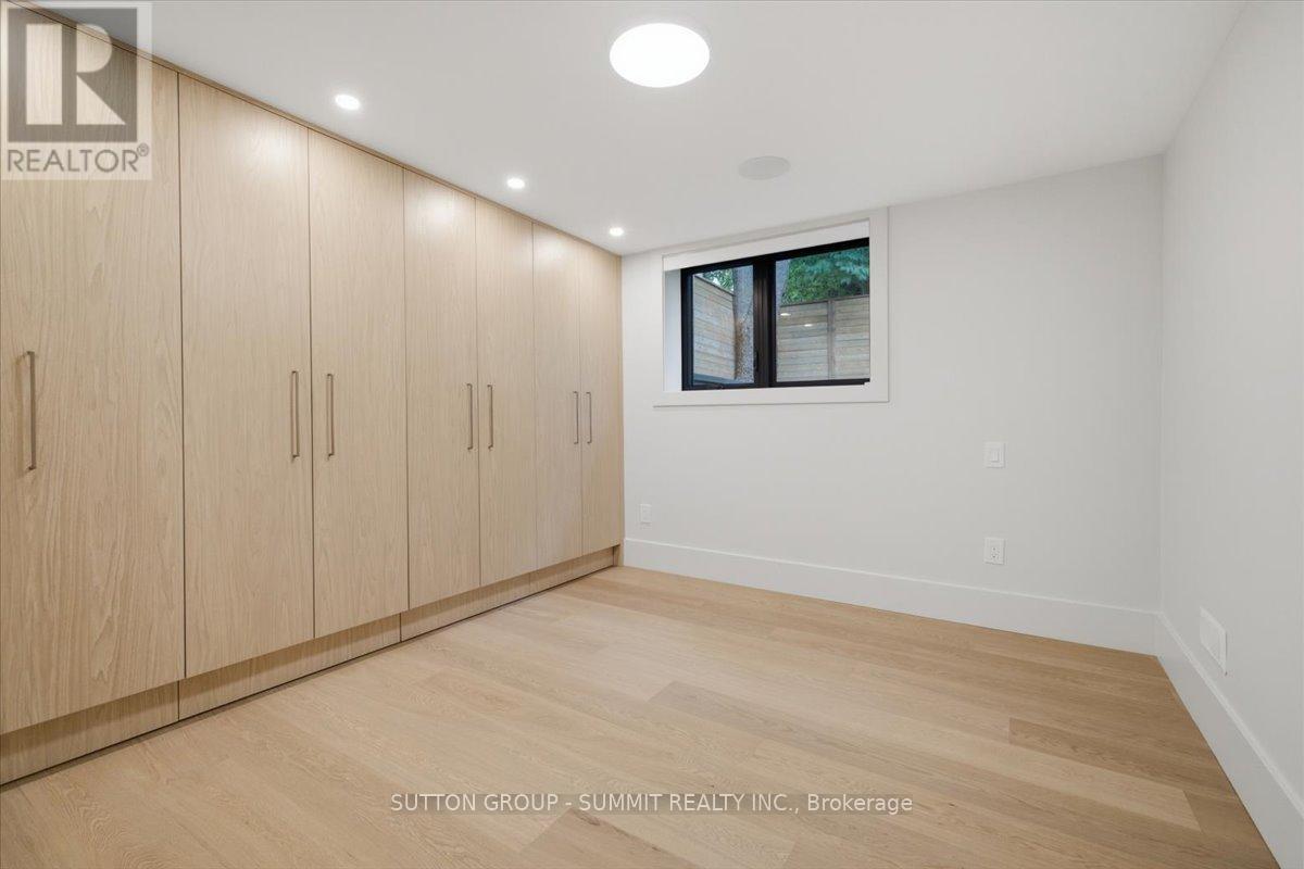 160 ALLAN STREET - 22
