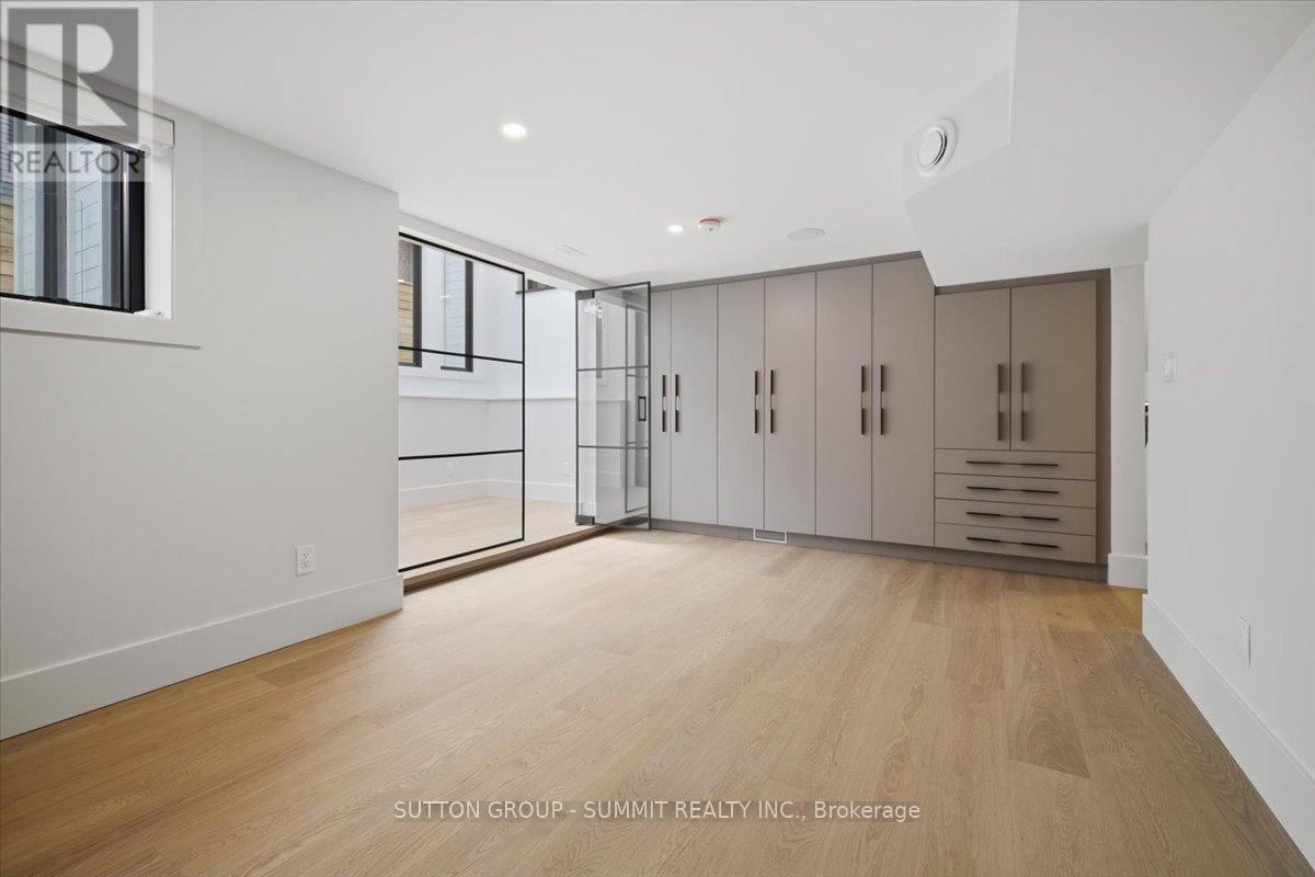 160 ALLAN STREET - 27