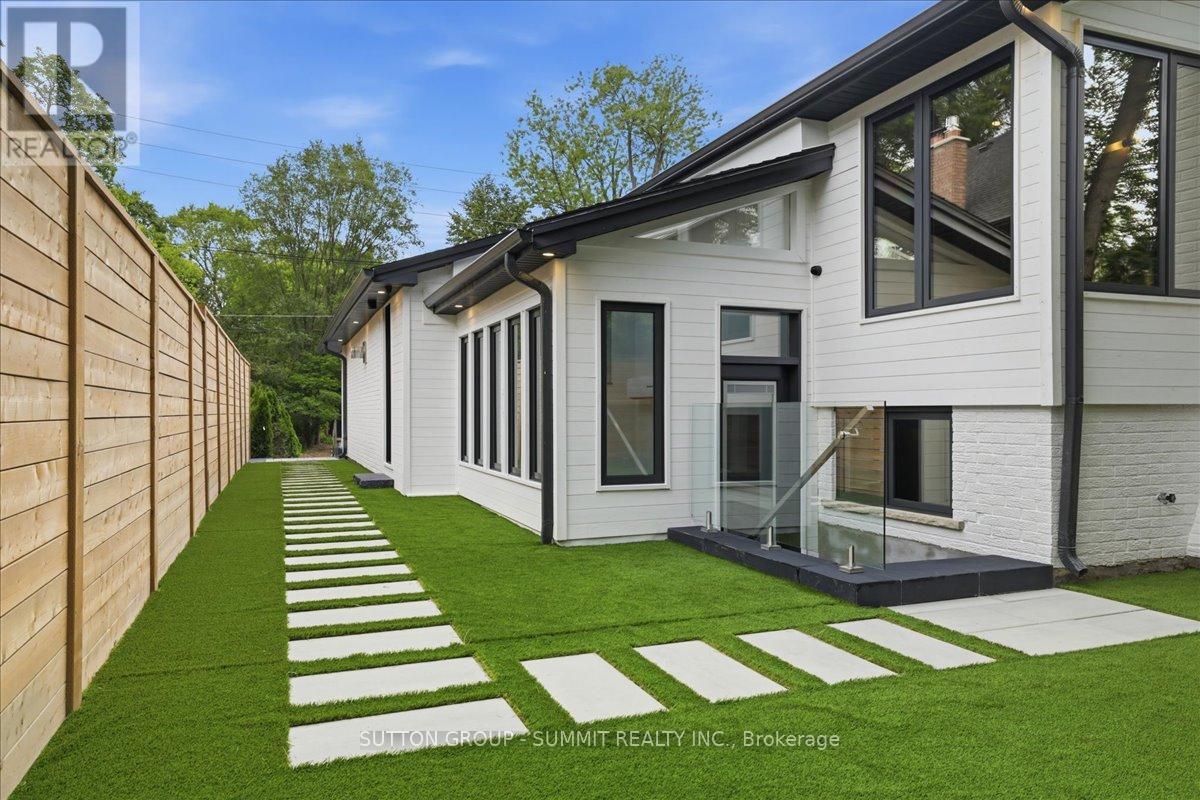 160 ALLAN STREET - 32