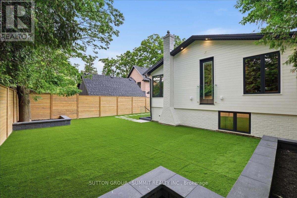 160 ALLAN STREET - 33
