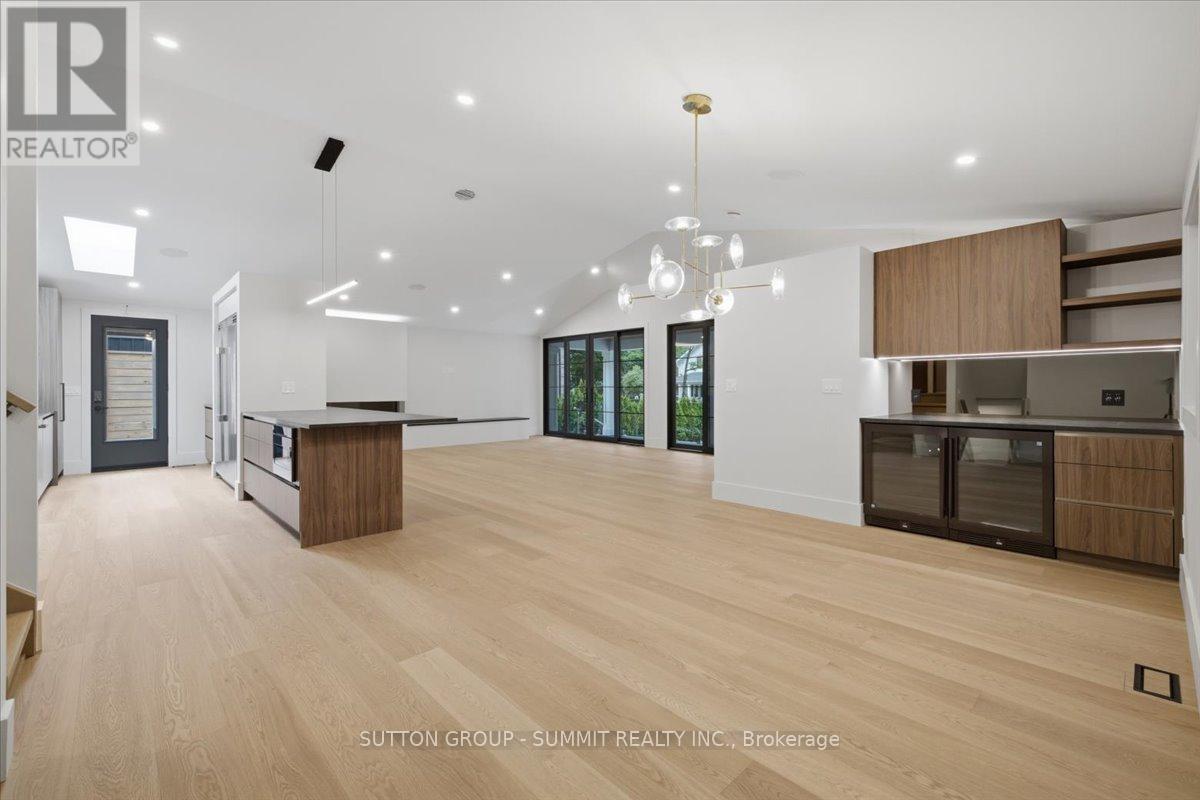 160 ALLAN STREET - 7