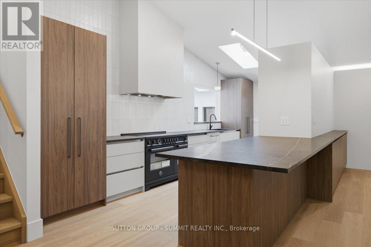 160 ALLAN STREET - 8