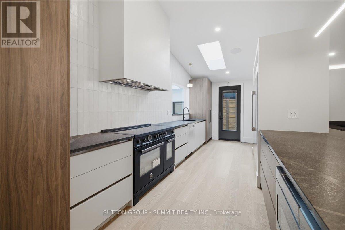 160 ALLAN STREET - 9