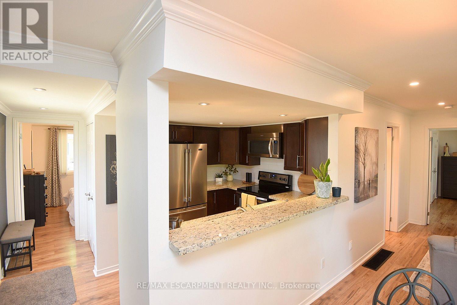 #77 2530 NORTHAMPTON BOULEVARD - 21