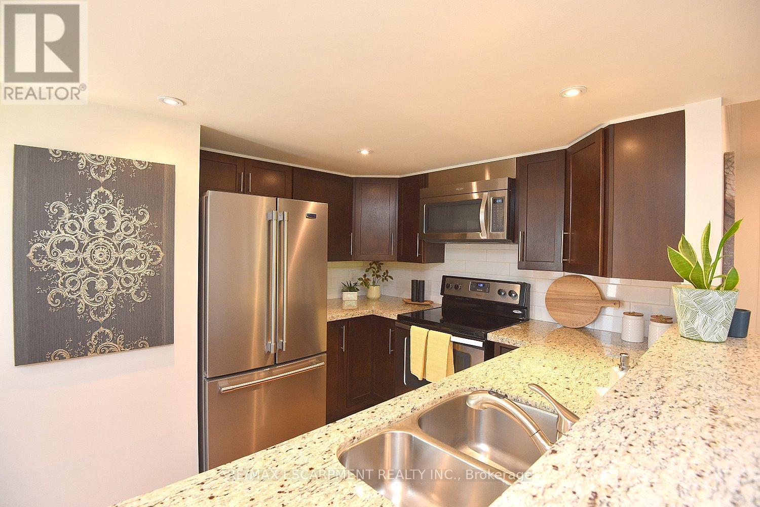 #77 2530 NORTHAMPTON BOULEVARD - 22