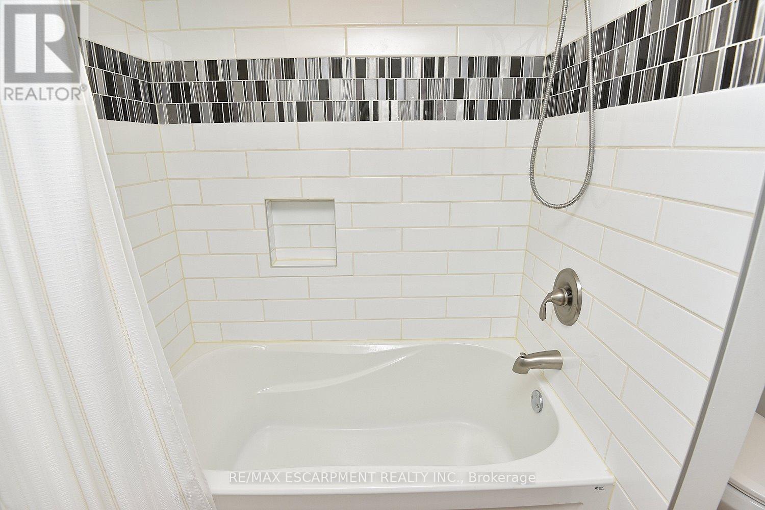 #77 2530 NORTHAMPTON BOULEVARD - 26