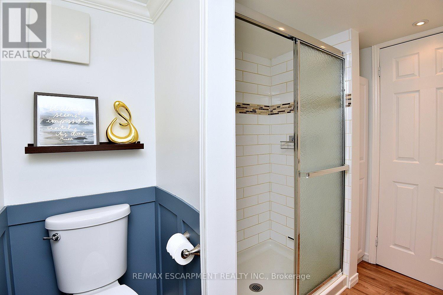 #77 2530 NORTHAMPTON BOULEVARD - 33