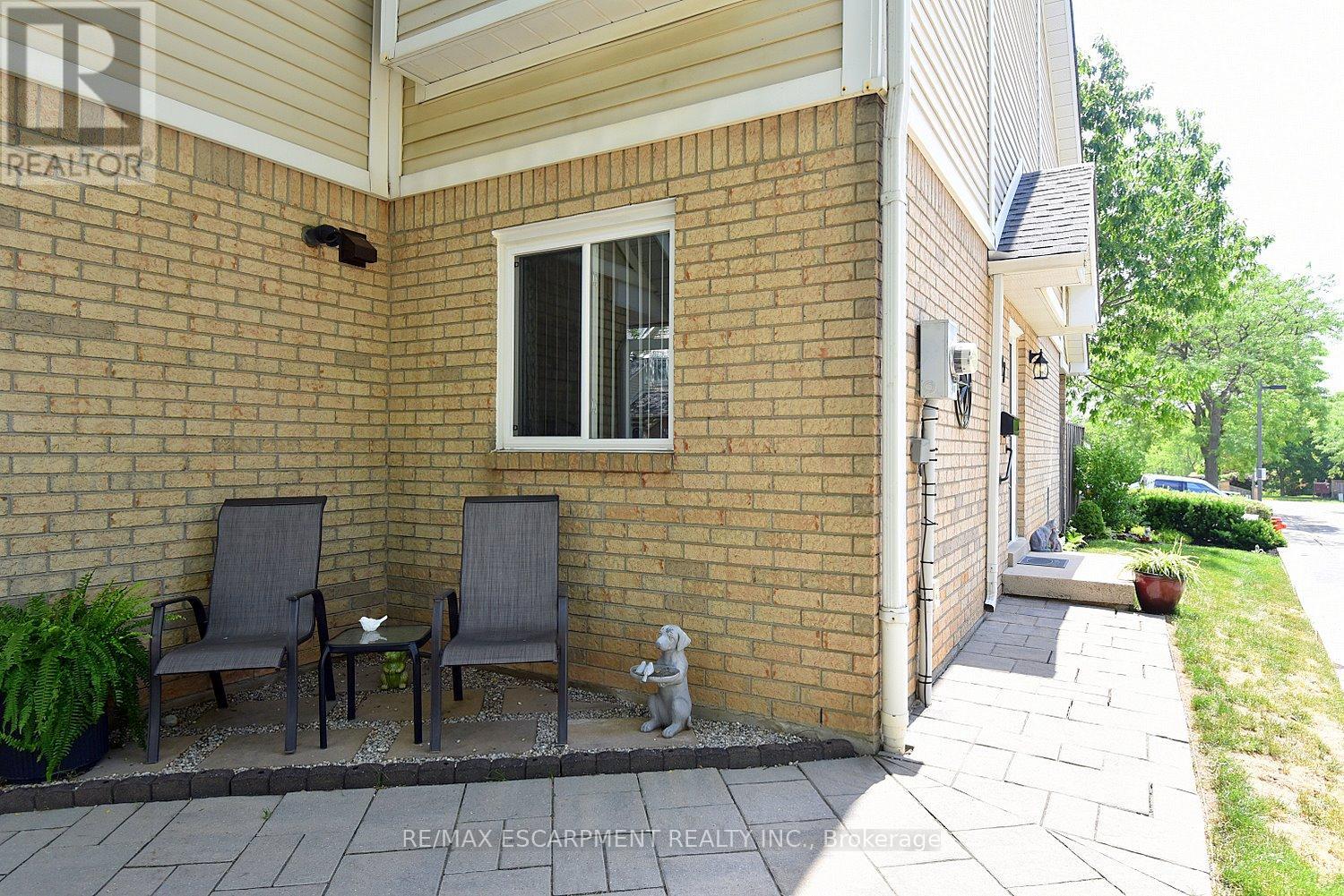 #77 2530 NORTHAMPTON BOULEVARD - 5