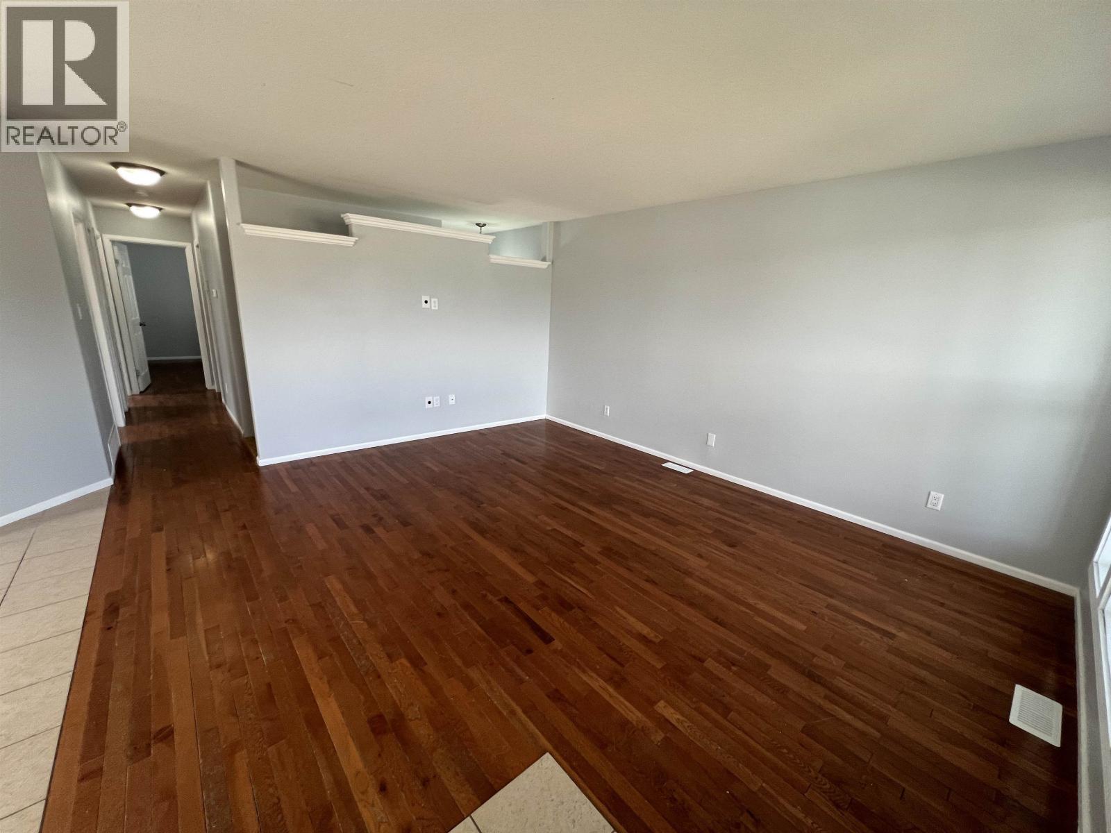 5213 HALLMARK CRESCENT - 3