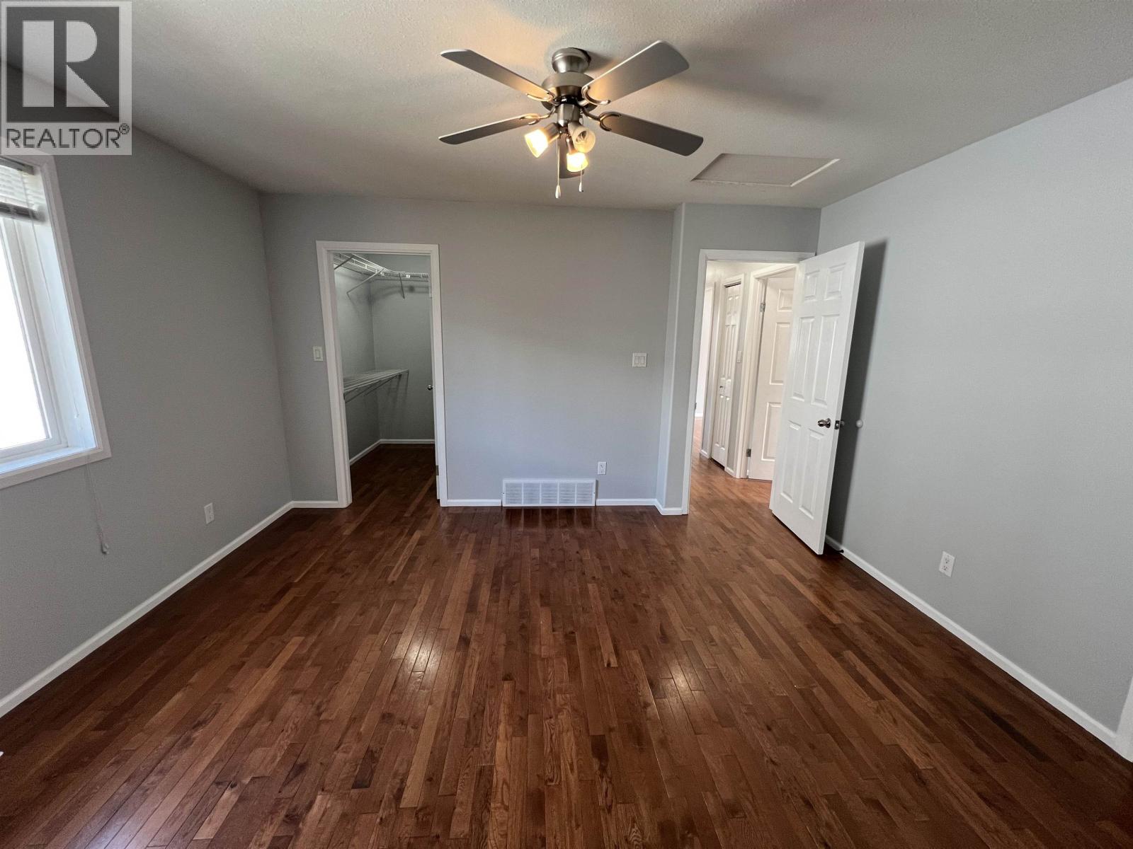 5213 HALLMARK CRESCENT - 13