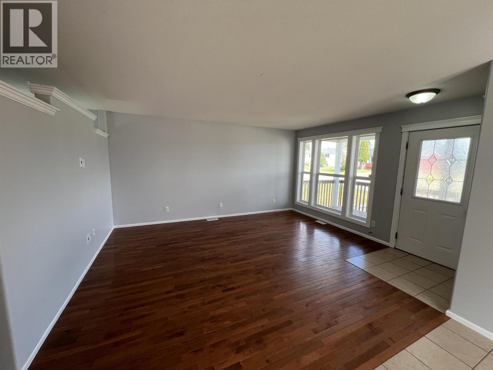 5213 HALLMARK CRESCENT - 4