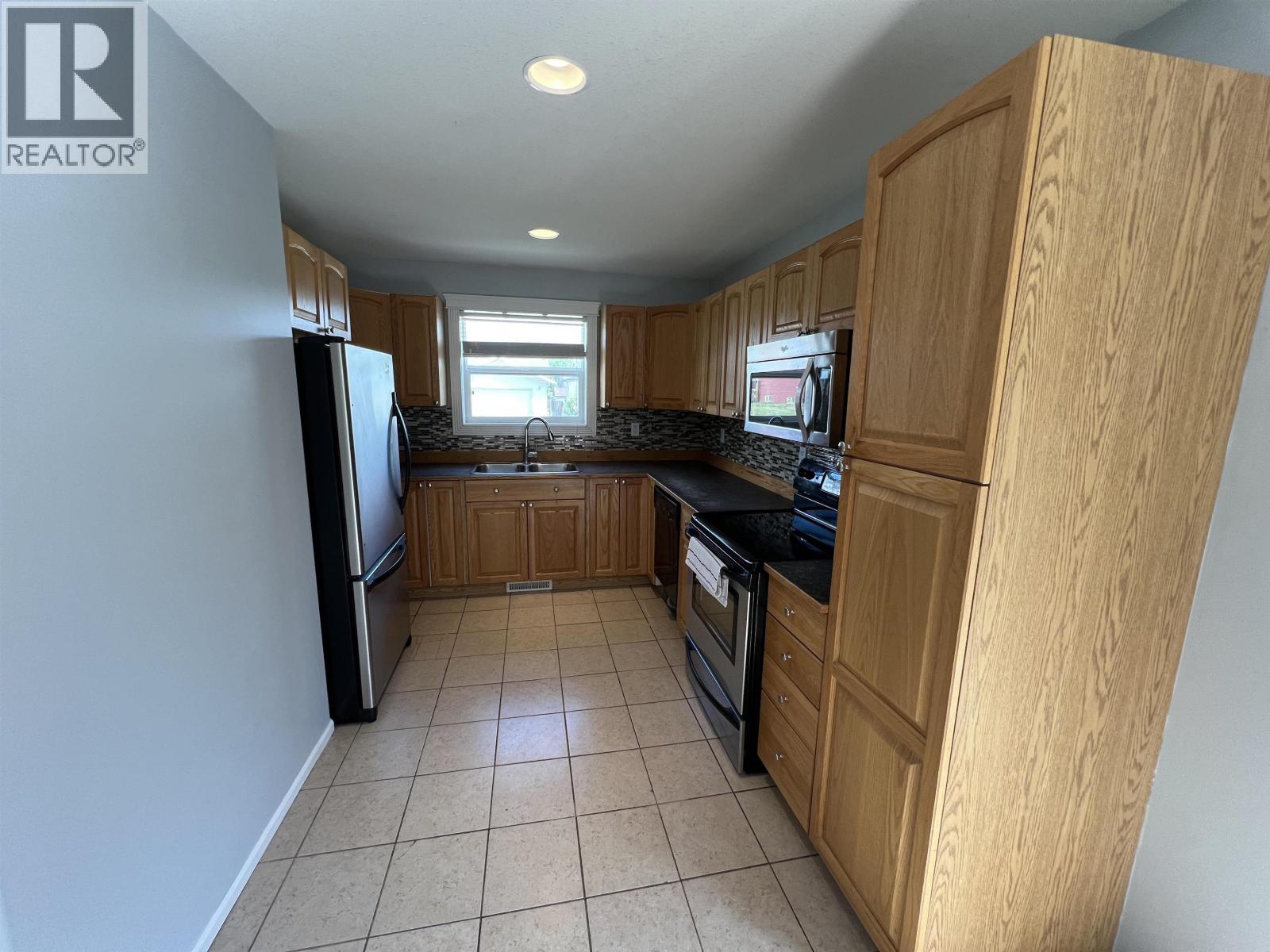 5213 HALLMARK CRESCENT - 8