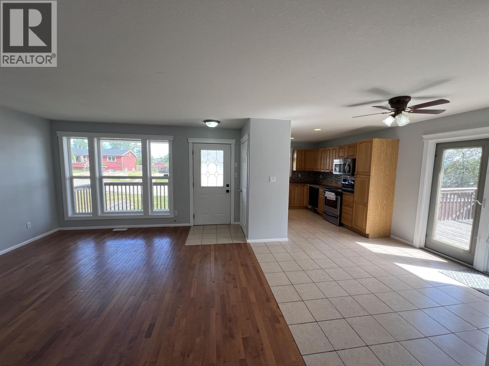 5213 HALLMARK CRESCENT - 6