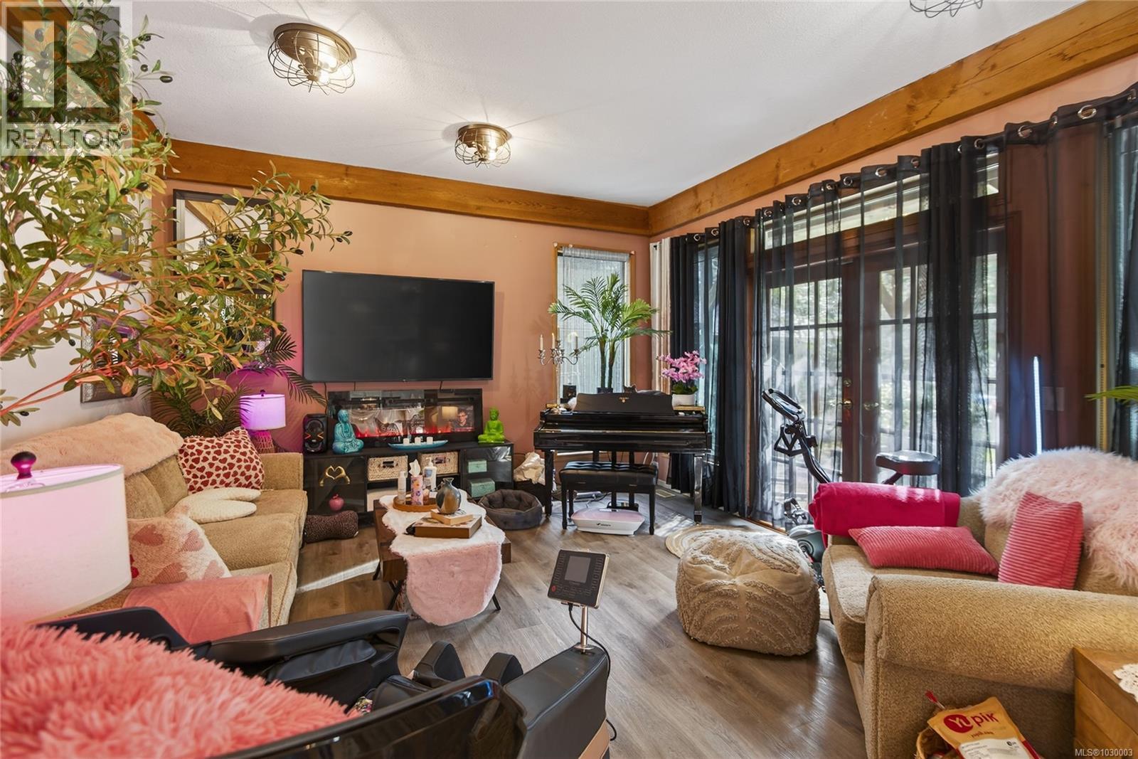 8856 McLarey Ave - 17